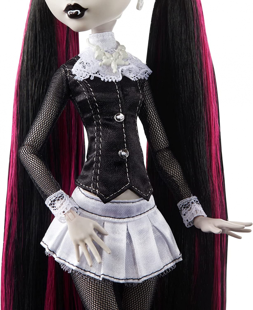 Monster High Reel Drama Black and White Draculaura doll