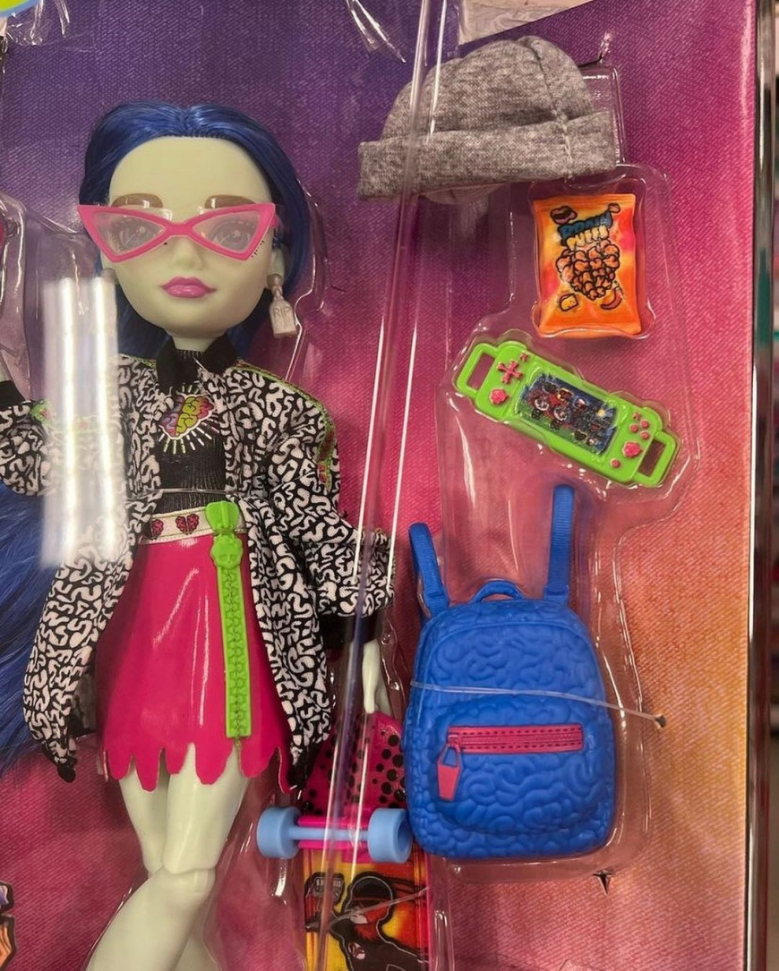 New Monster High 2022 Ghoulia Yelps doll in box