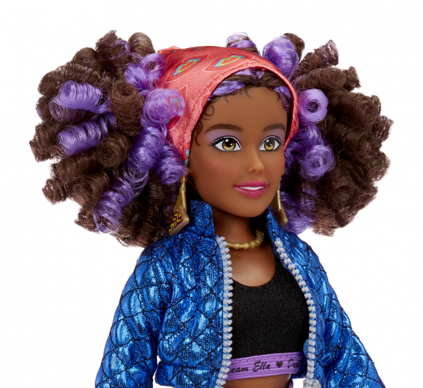 Dream Ella Extra Iconic Yasmin doll