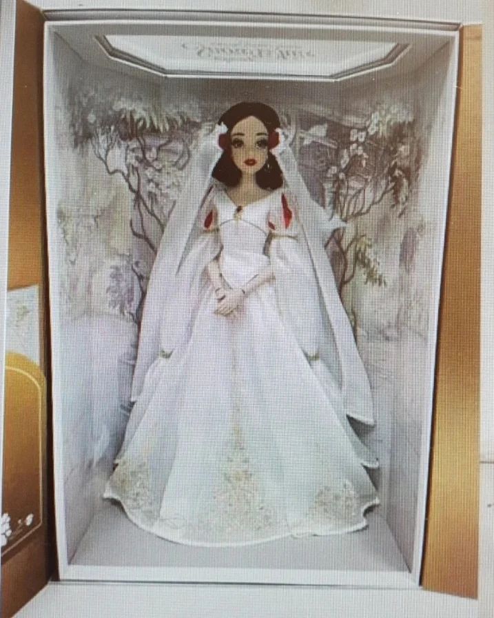Disney Snow White and the Seven Dwarfs 2022 Wedding Dress limited edition doll