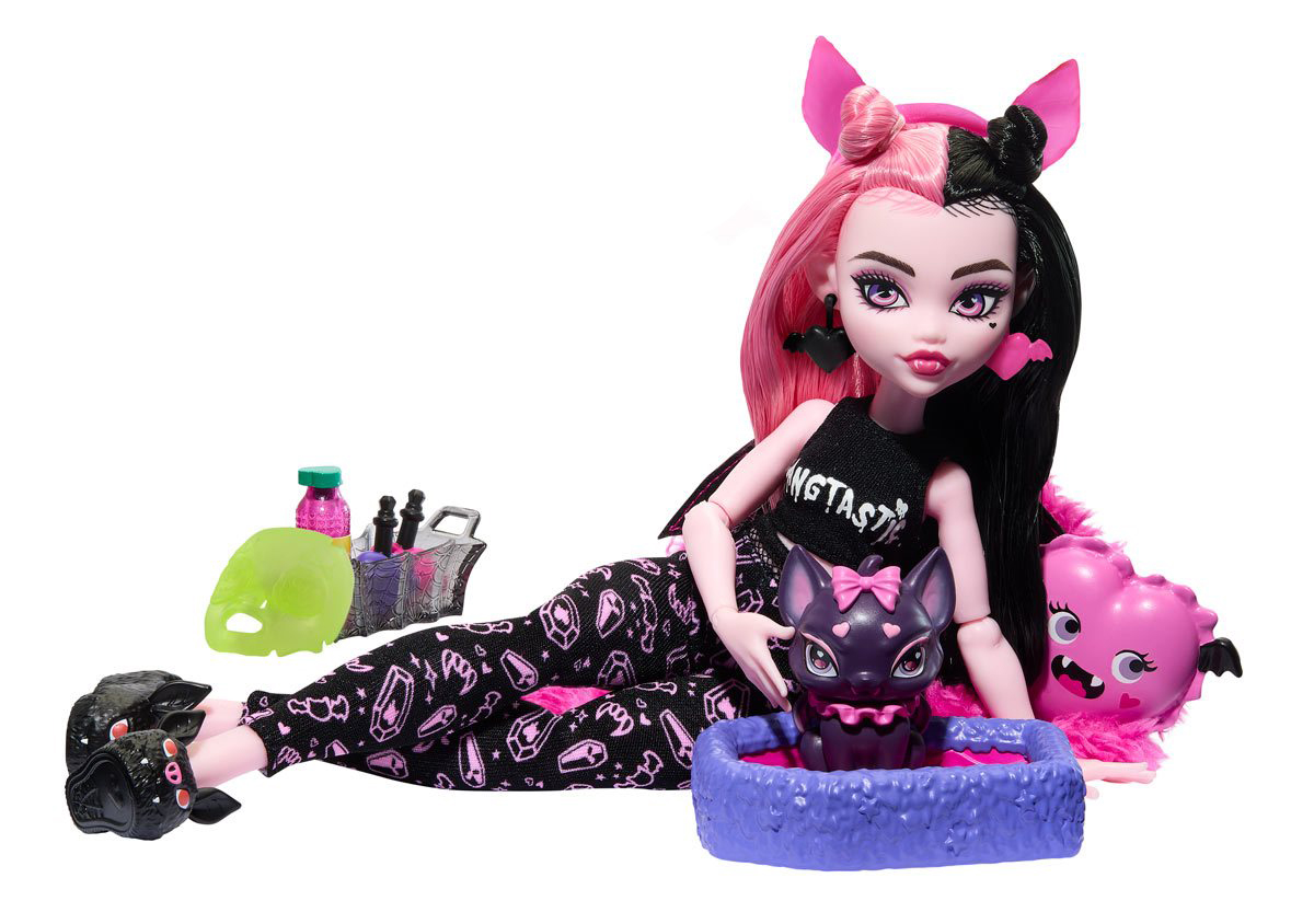  Monster High Doll, Twyla Creepover Party Set with Pet Bunny  Dustin, Sleepover Clothes and Accessories : Toys & Games