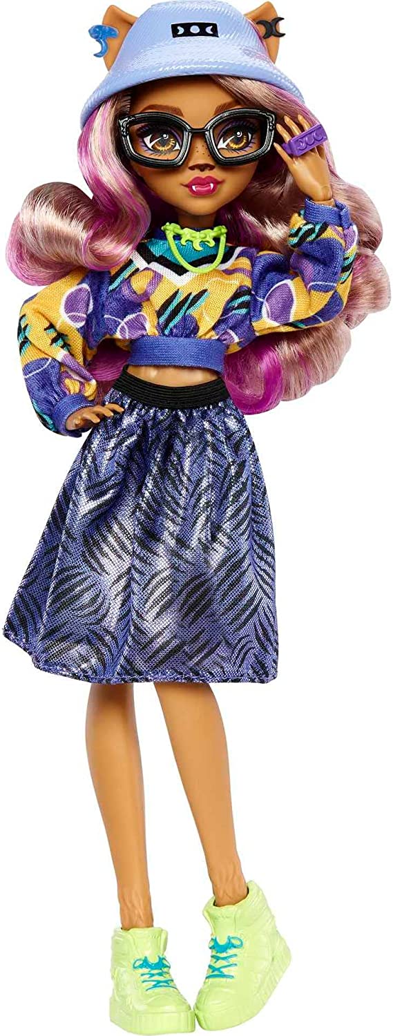 Monster High Clawdeen Wolf Boutique Dress-Up Studio with doll