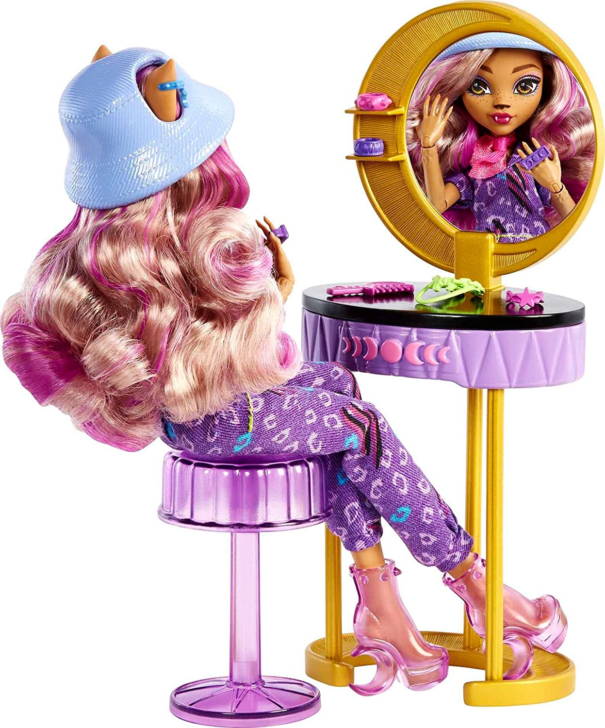 Monster High Clawdeen Wolf Boutique Dress-Up Studio with doll 