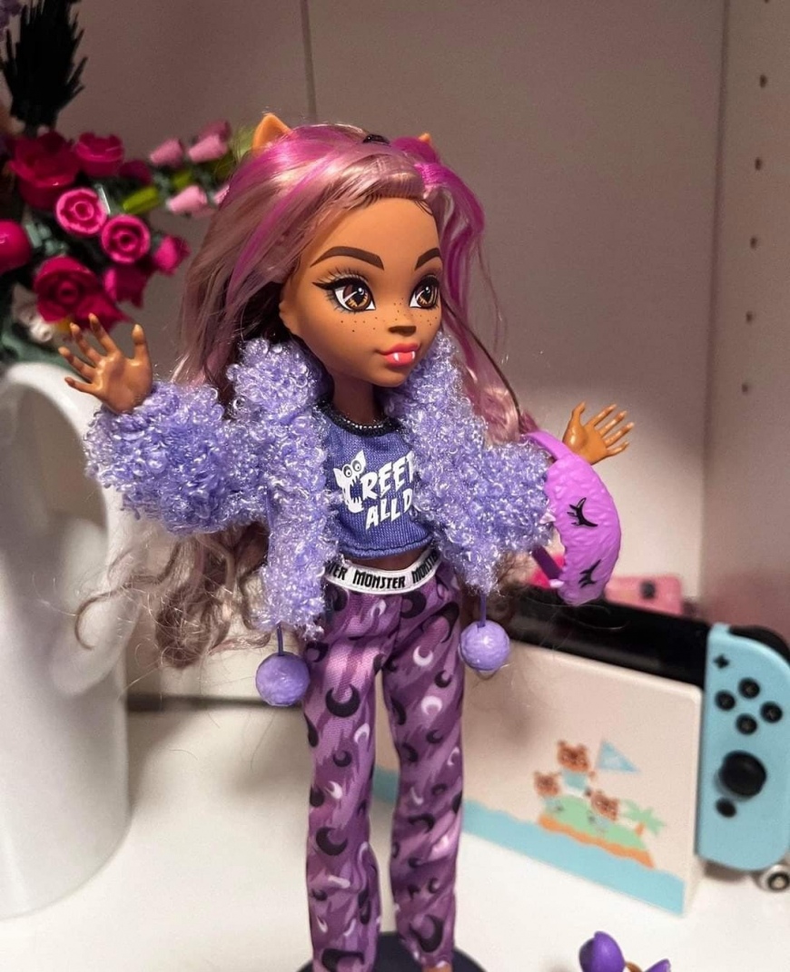 Monster High Creepover Party dolls in real life photos