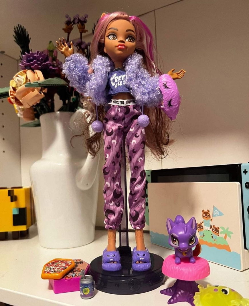 Monster High Creepover Party dolls in real life photos