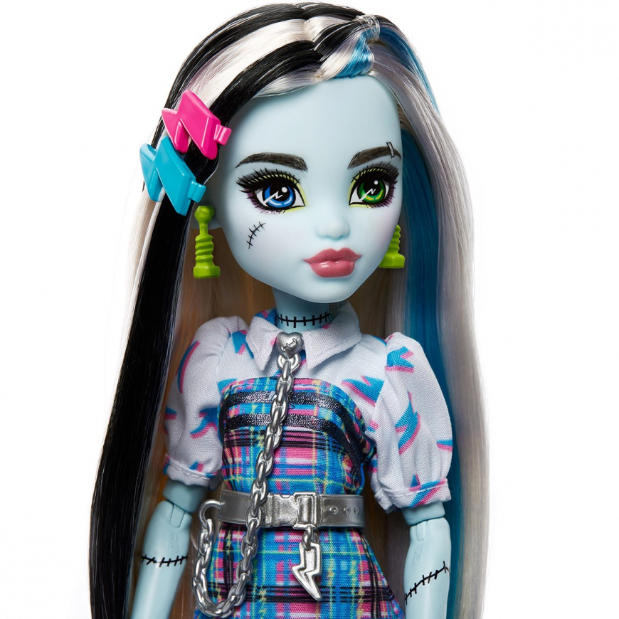 Monster High Day Out Frankie Stein Wolf doll