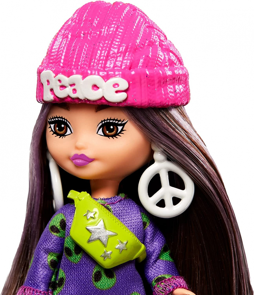 Barbie Extra Mini Minis Doll Peace hat