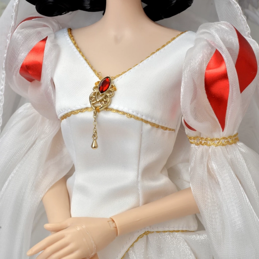 Disney Snow White and the Seven Dwarfs 85 anniversary limited edition doll