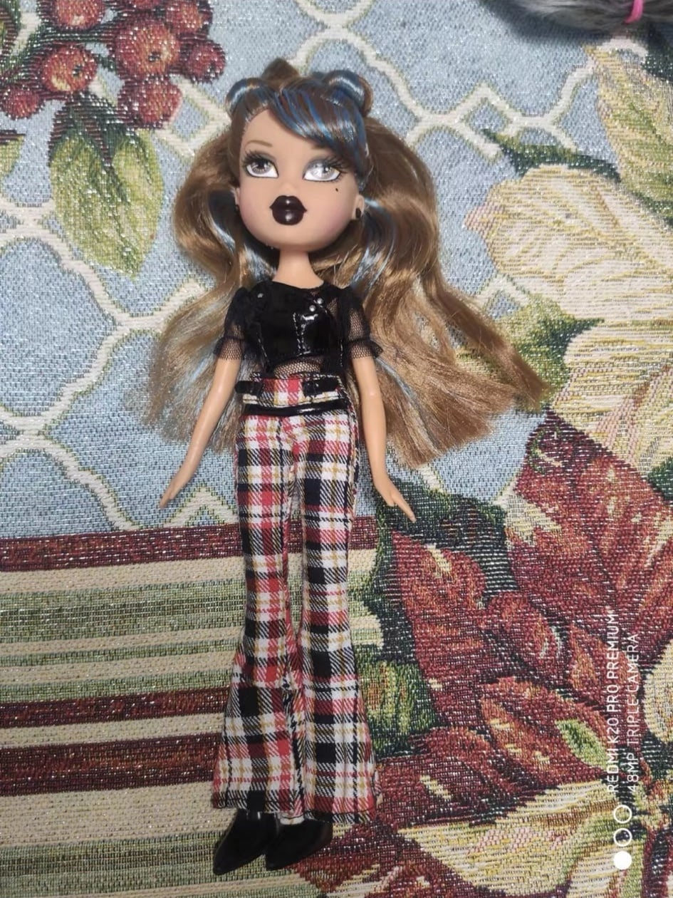 AzDoesMakeUp on X: Bratz Big Babyz Katia Wearing The Wild Wild West  Fashion Pack! 🎀🐴🎀 #bratz #bratzkatia #bratzbabyz #bratzbigbabyz  #bratzfashionpack #bratzdoll #bratzcollector #azdoesmakeup 💖💖💖💖   / X