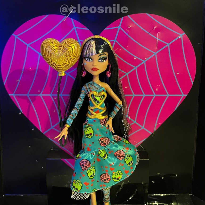 Monster High Cleo and Deuce Howliday Love Edition Valentine's day 2-pack dolls