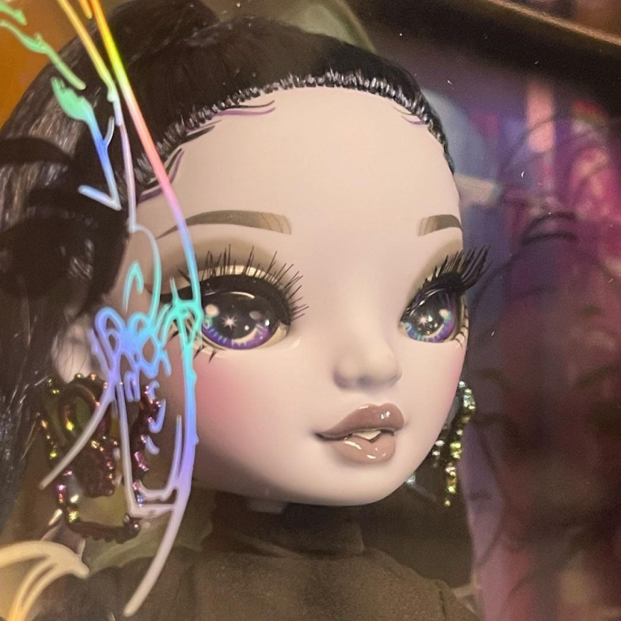 Shadow High series 2 Reina Glitch Crowne doll