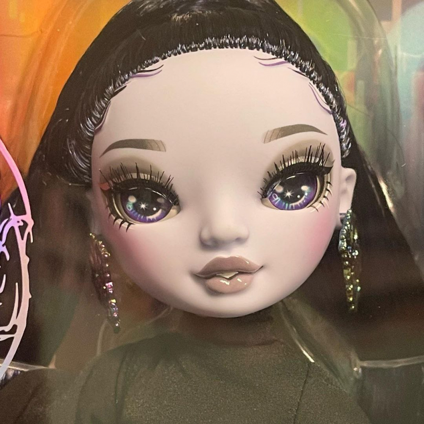 Shadow High series 2 Reina Glitch Crowne doll