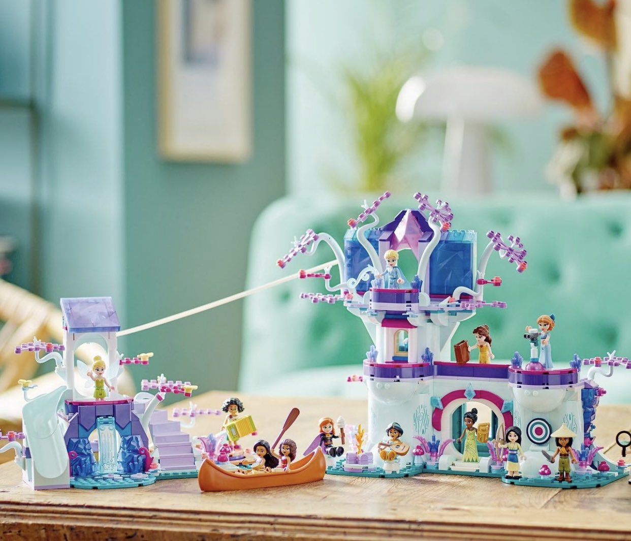 13 Disney Princesses in one set? This is a collector's edition