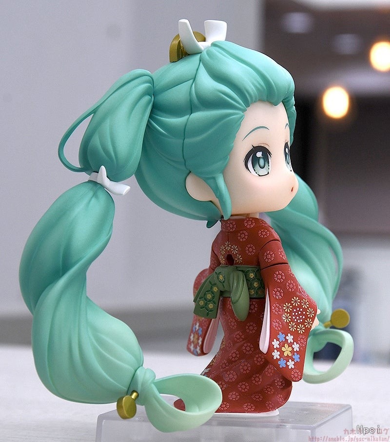 Nendoroid Hatsune Miku Beauty Looking Back figure