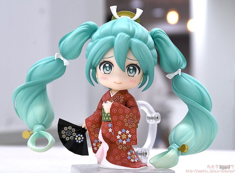 Nendoroid Hatsune Miku Beauty Looking Back figure