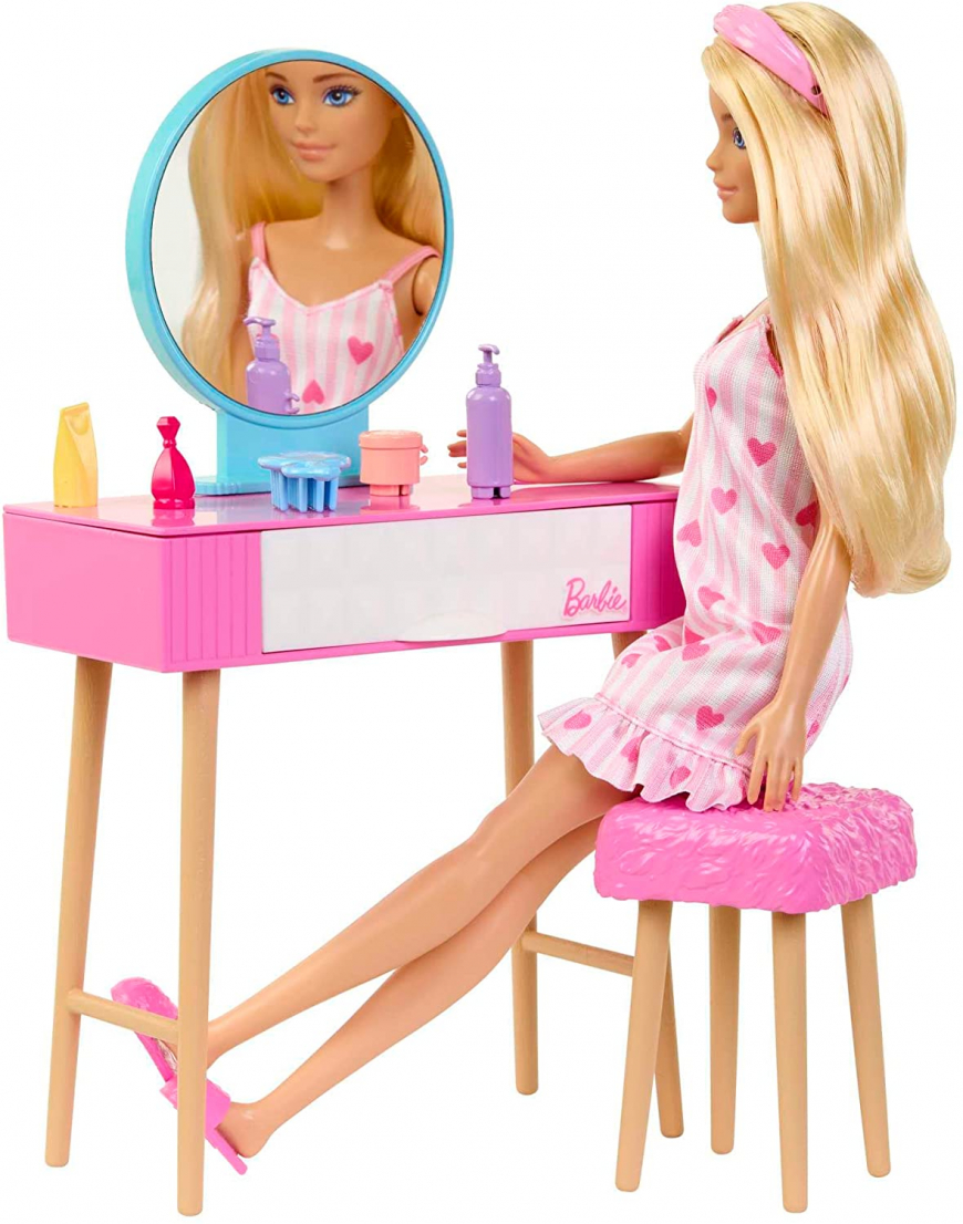 Barbie 2022 Bedroom playset with doll