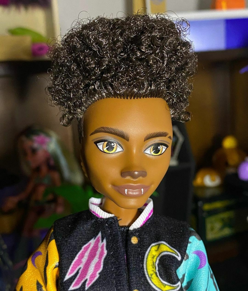Monster High Clawd Wolf 2023 doll in real life photos