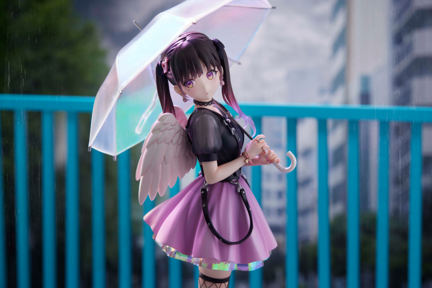 Mihane Golden Heart Open the umbrella and close the wings figure