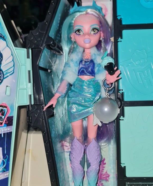 Monster High Skulltimate Secrets Fear idescent Lagoona doll in real life photo