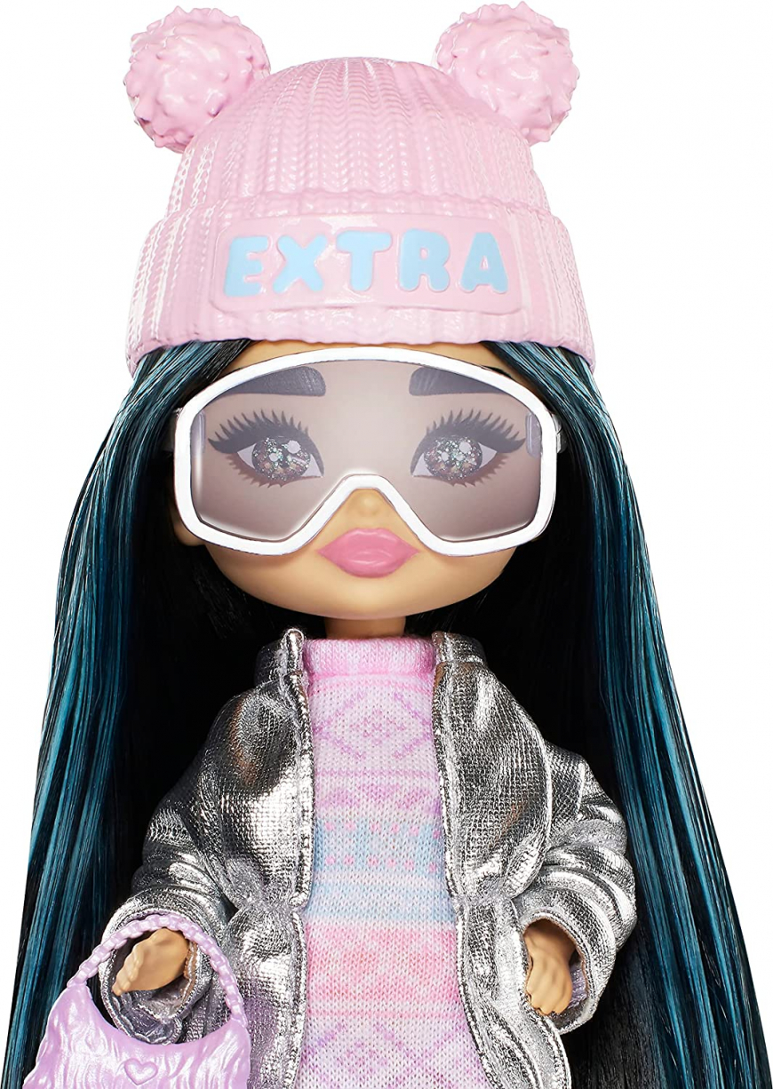 Barbie Extra Fly Minis Snow doll