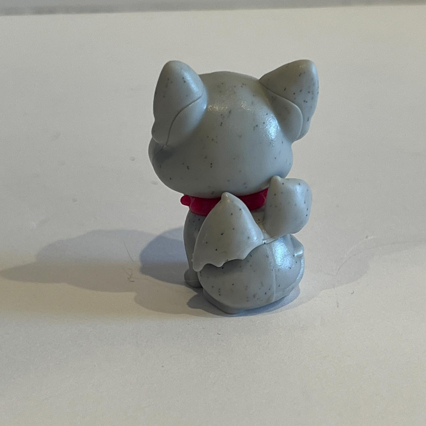 Comparison of Clawd Wolf G3 with Clawd G1 doll