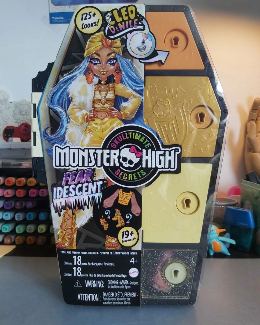 Monster High Skulltimate Secrets series 2 Fearidescent Cleo de Nile doll