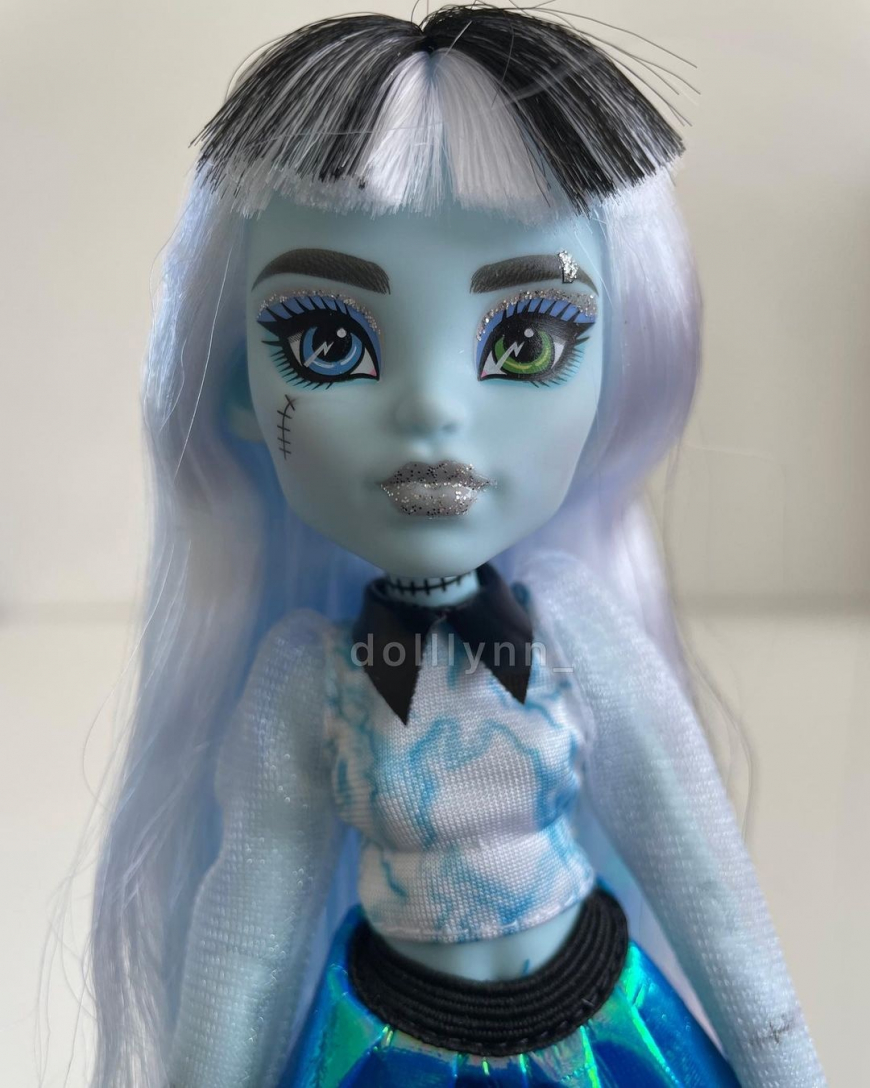 Monster High Skulltimate Secrets Fearidescent Series Frankie Stein doll in  real life