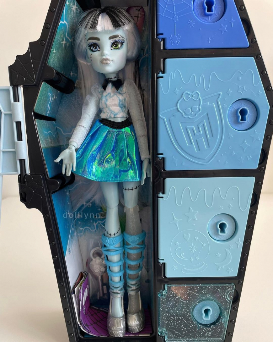 Monster High Skulltimate Secrets Fearidescent Series Frankie Stein doll in  real life