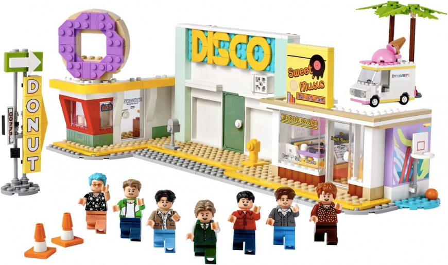 LEGO BTS Dynamite with RM, Jin, SUGA, j-Hope, Jimin, V and Jung Kook mini figures