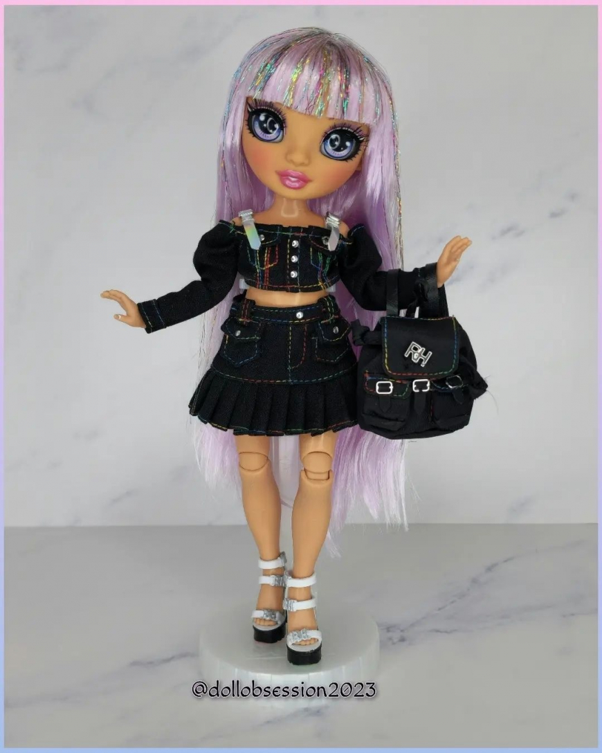 Rainbow High Junior High series 3 doll Avery