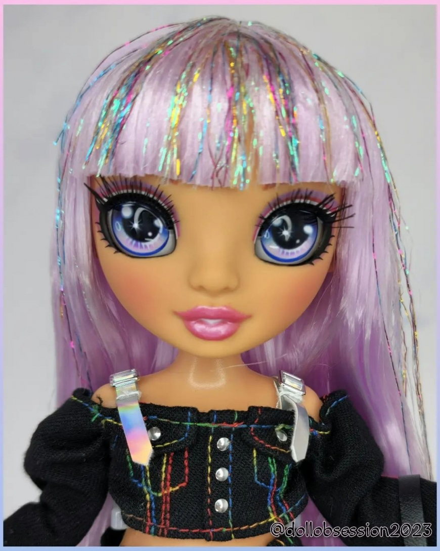 Rainbow High Junior High series 3 doll Avery