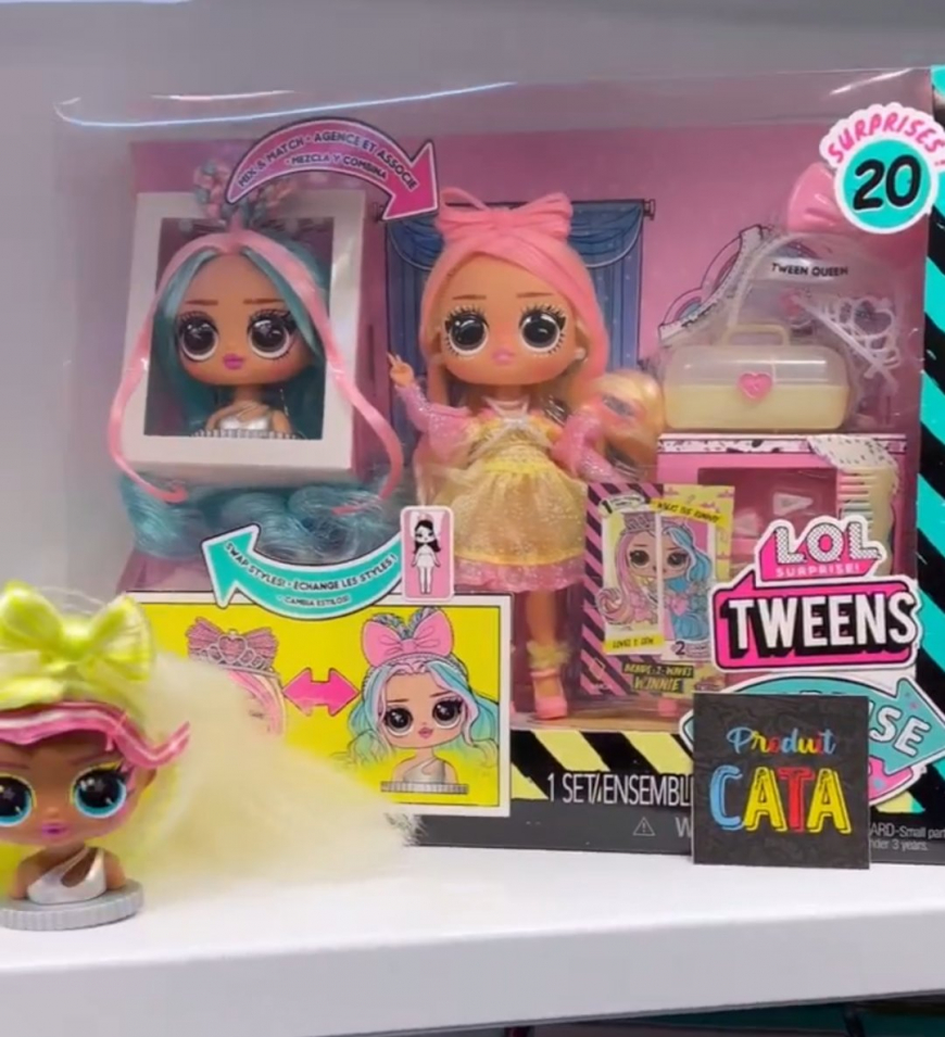 Tweens Surprise Swap dolls in boxes