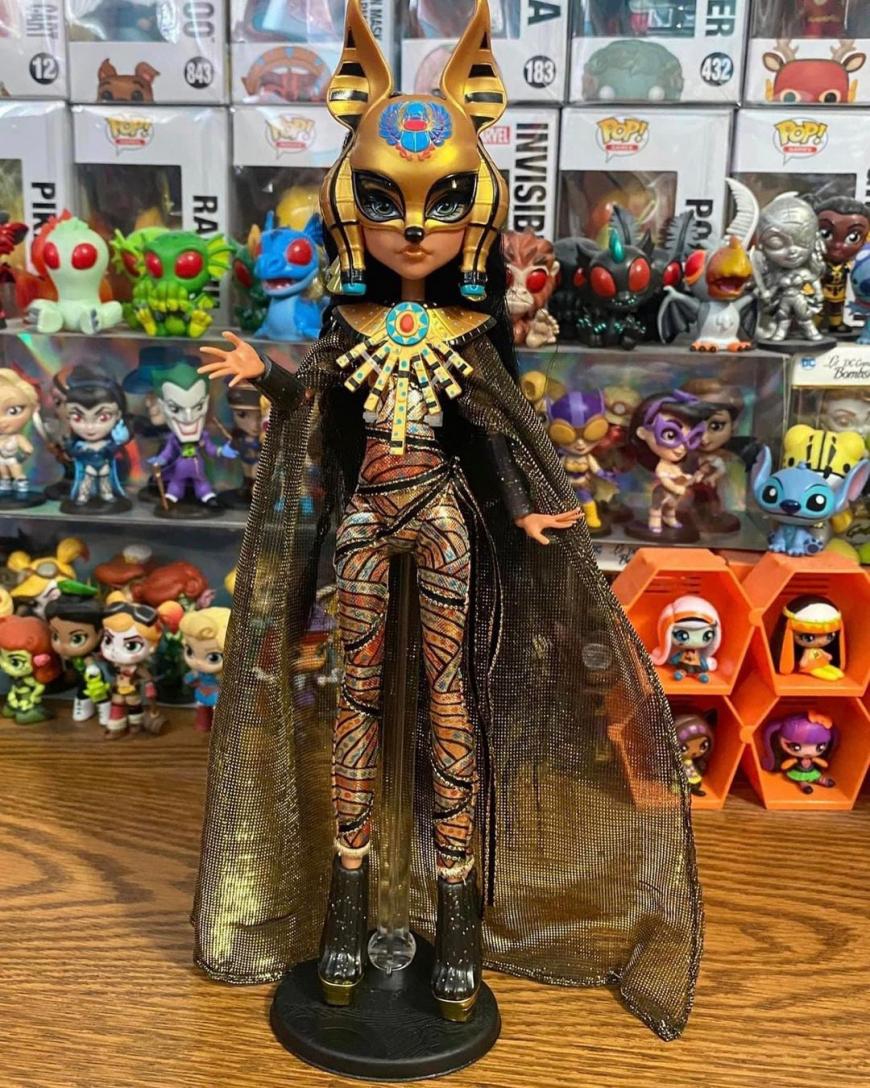 Monster High Haunt Couture Midnight Runway Cleo de Nile doll in real life