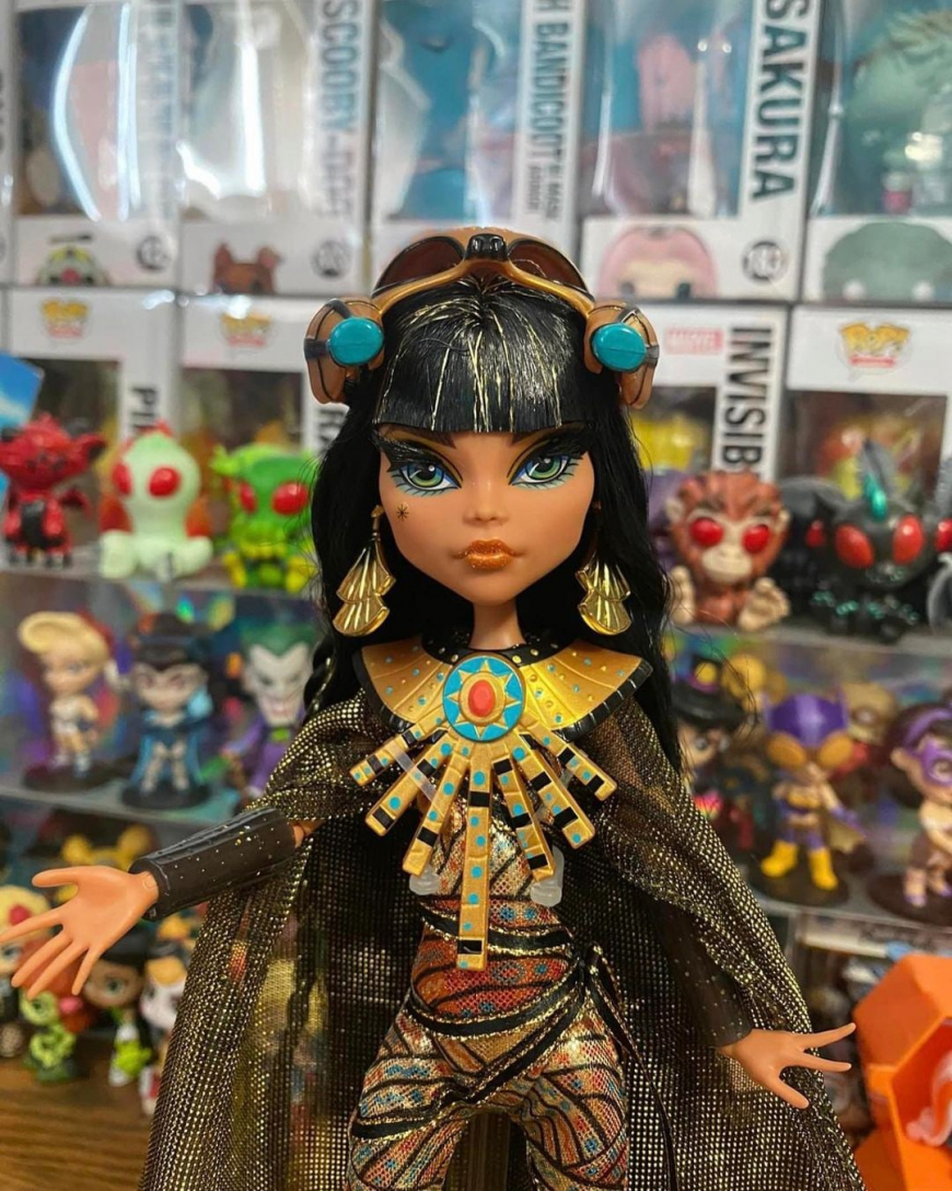 Monster High Haunt Couture Midnight Runway Cleo de Nile doll in real life