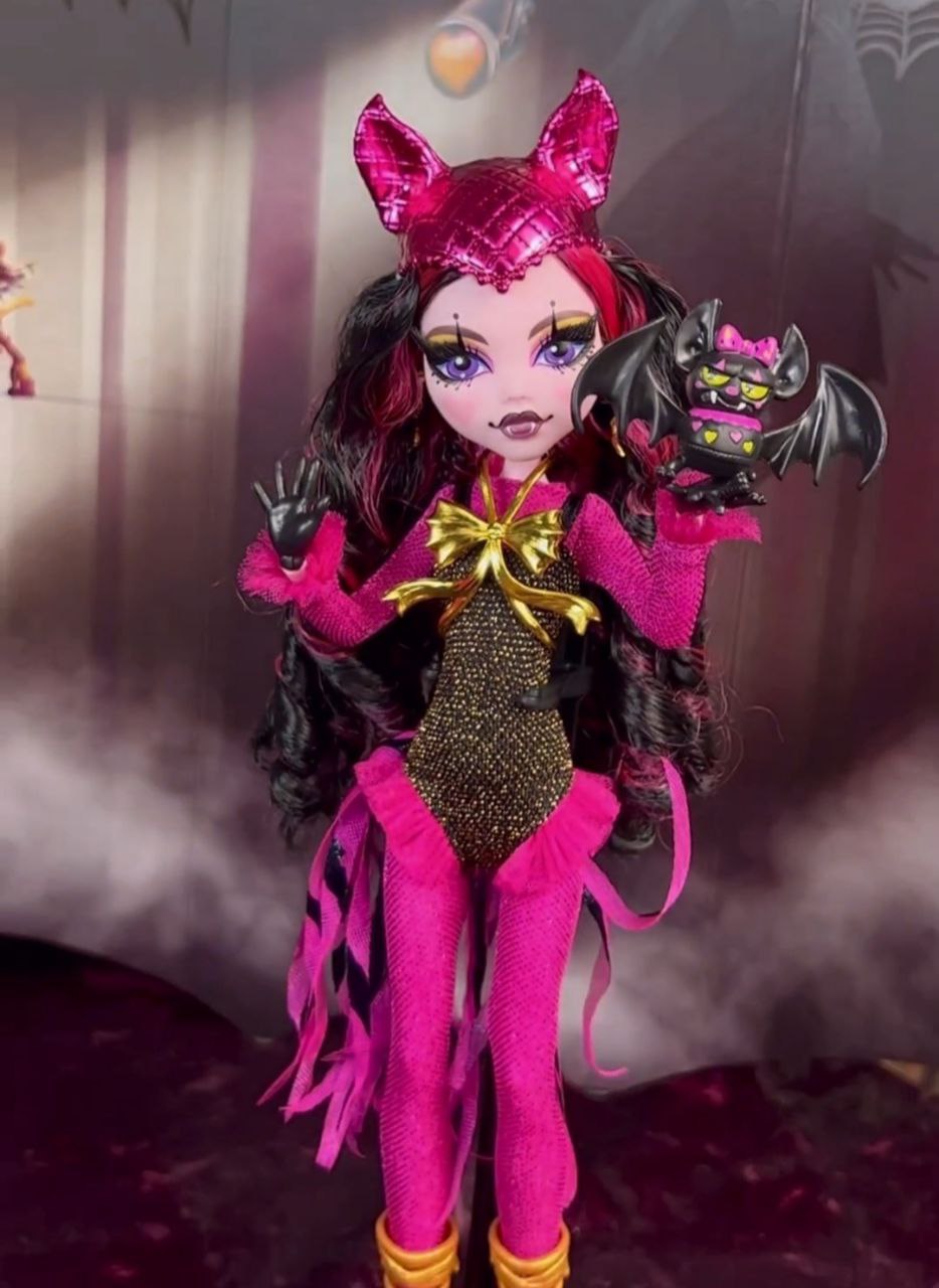 Monster High Freak Du Chic Draculaura Comic Con 2023 collector doll 