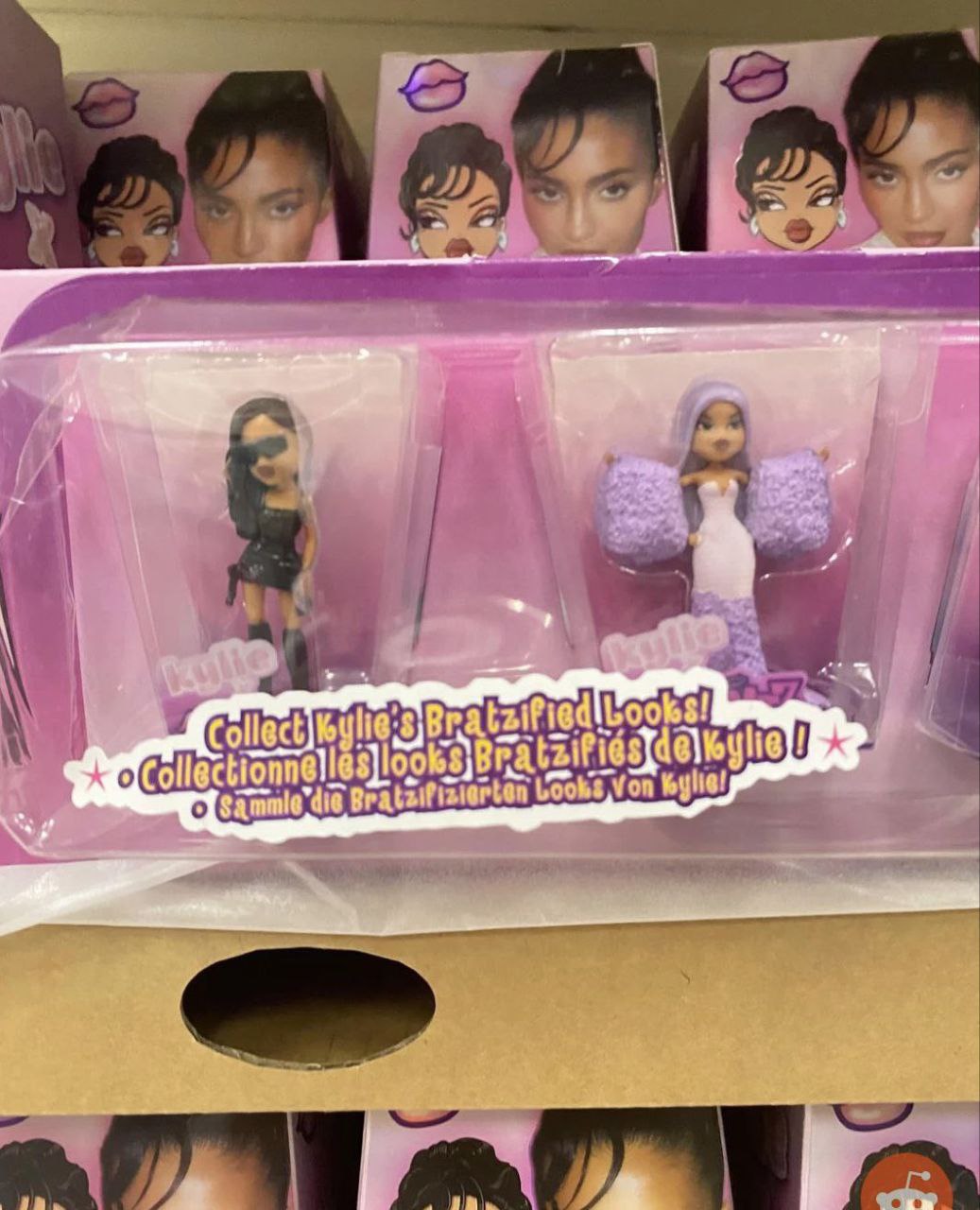  BRATZ x Kylie Jenner Series 1 Collectible Figures, 2 Minis in  Each Pack, Blind Packaging Doubles as Display : Toys & Games