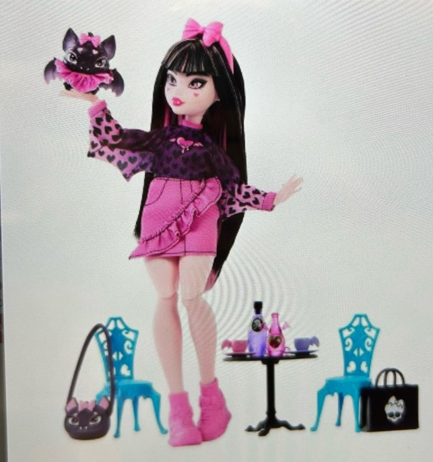 Monster High Faboolous Pets  2 pack with Clawdeen Wolf and Draculaura dolls