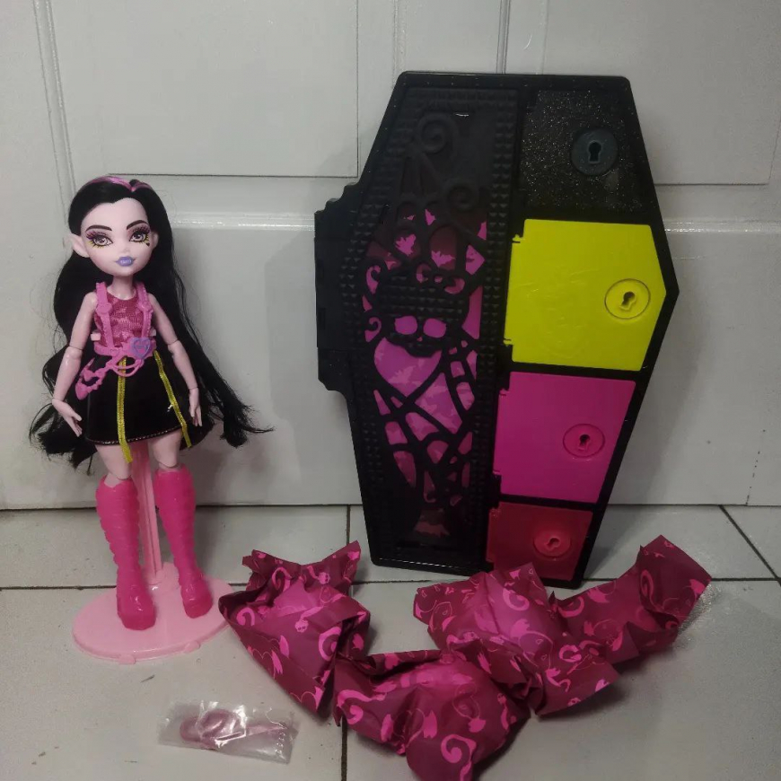 2023 Mattel Monster High Skulltimate NEON FRIGHTS FRANKIE STEIN