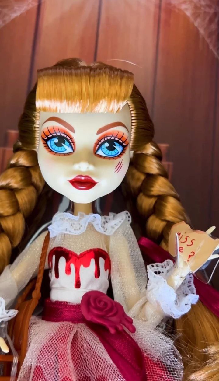 Monster High Skullector Annabelle doll in real life photos