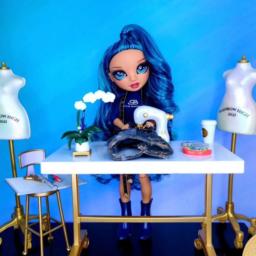 Rainbow High Dream and Design Studio Skyler Bradshow doll photo