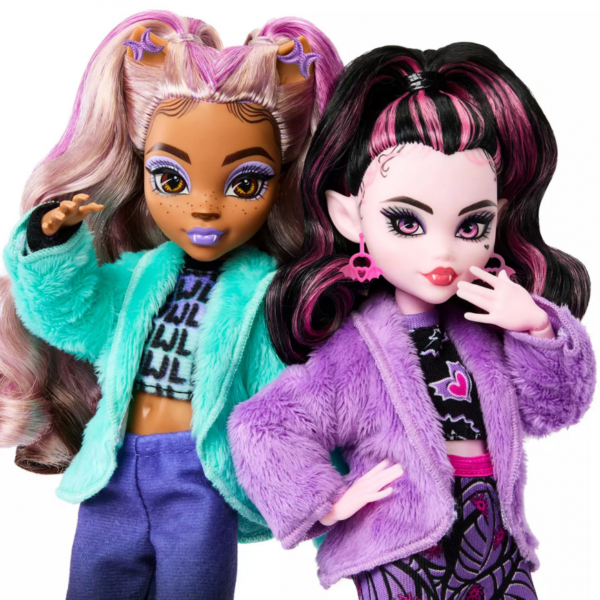 Monster High Creepover Bedroom Playset with Draculaura and Clawdeen dolls