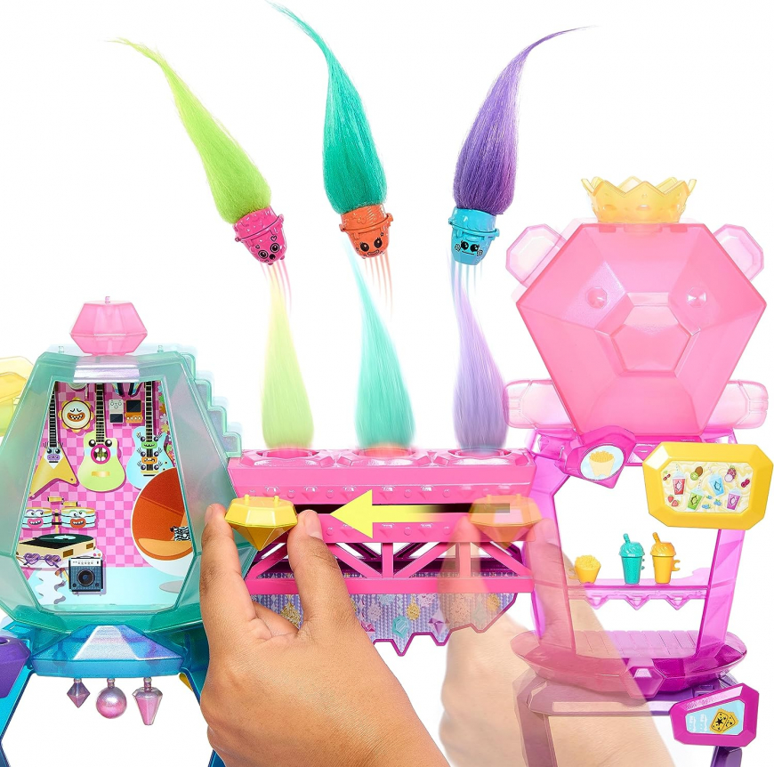 Trolls Band Together Mount Rageous Playset with Queen Poppy small doll