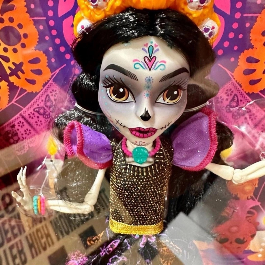 Monster High Howliday Skelita Calaveras Dia de Muertos 2023 doll in real life photos