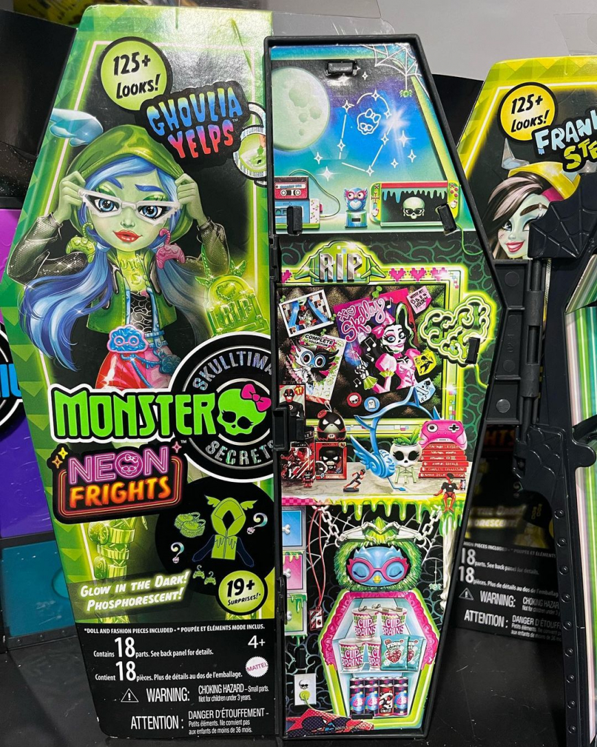 Monster High Skulltimate Secrets Neon Frights series 3 dolls