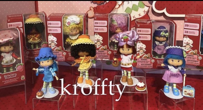 New Strawberry Shortcake fashion dolls 2023 - 2024