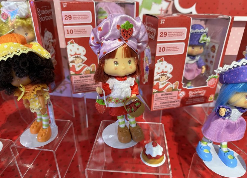 New Strawberry Shortcake fashion dolls 2023 - 2024