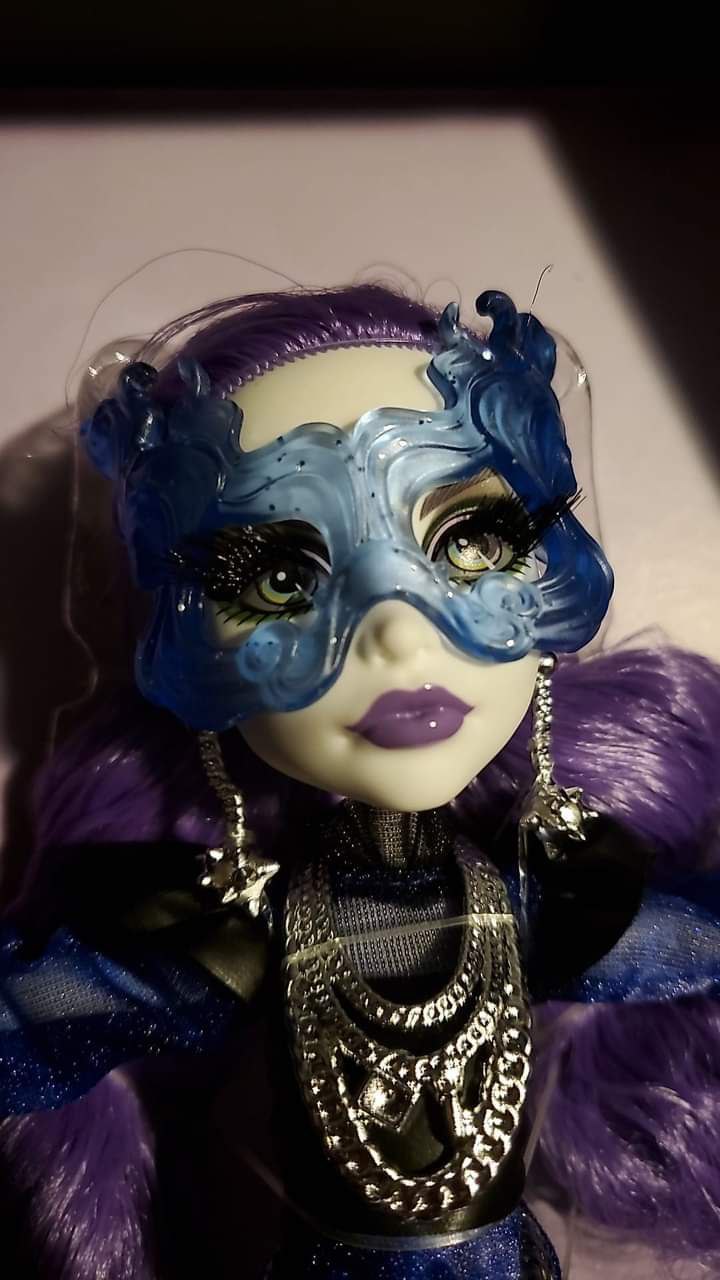 Monster High Haunt Couture Midnight Runway Spectra doll