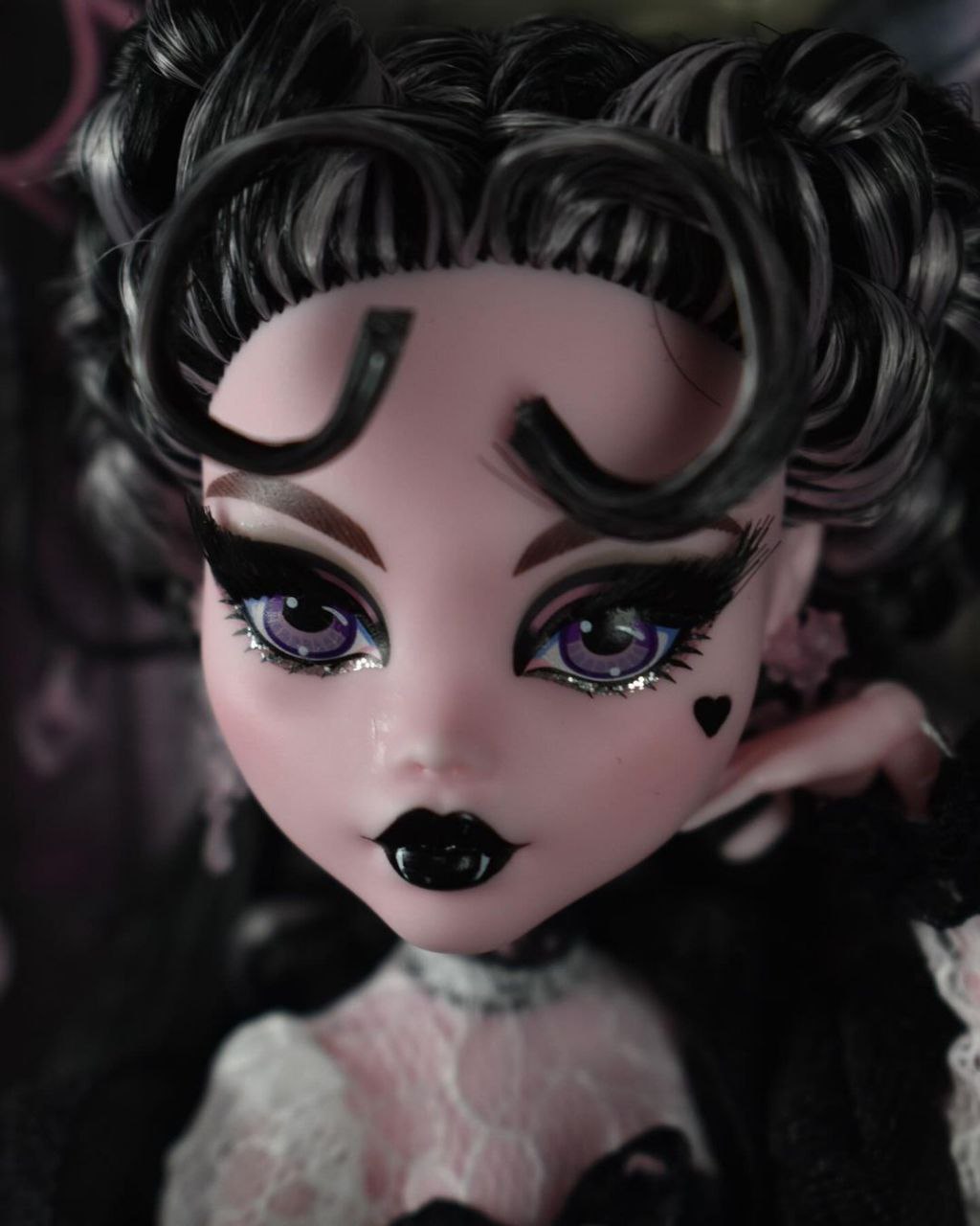 Monster High Doll, Draculaura Vampire Heart