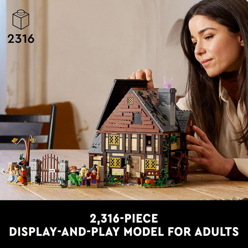 LEGO Disney Hocus Pocus: The Sanderson Sisters' Cottage