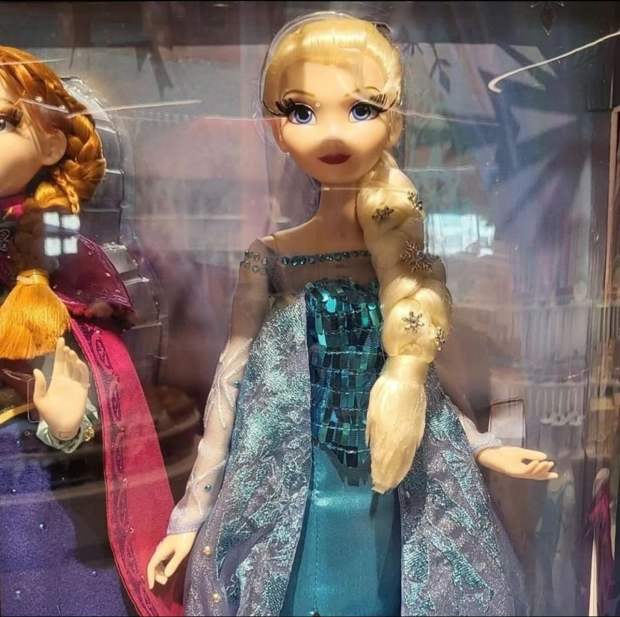 Disney Limited Edition Frozen 10th Anniversary Anna and Elsa Limited Edition doll set